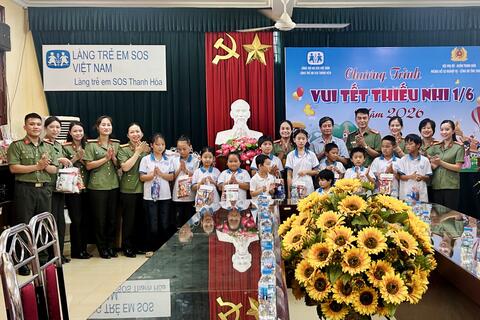 Phòng Hồ sơ nghiệp vụ 58win apk tỉnh tổ chức chương trình “Vui Tết thiếu nhi 1/6” tại Làng trẻ em SOS 58win com