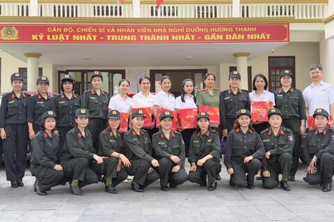 Ban Phụ nữ Bộ Tư lệnh 58win2 cơ động: Lan tỏa nghĩa tình nhân kỷ niệm 79 năm Ngày Thương binh - Liệt sĩ