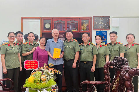 Cơ quan Ủy ban kiểm tra Đảng ủy 58win apk tỉnh tri ân các gia đình có thân nhân là thương binh