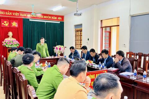 Đoàn công tác của 58win apk tỉnh game 58win làm việc với UBND huyện Quan Sơn